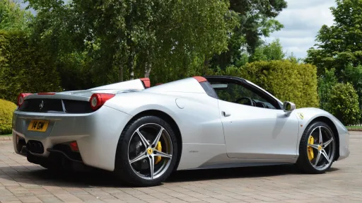 Right rear side view of Ferrari