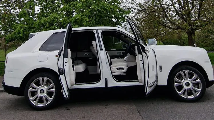 White Rolls-Royce Cullinan