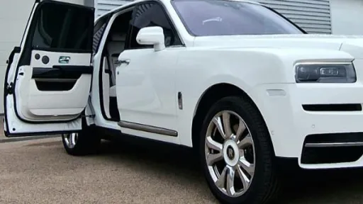 White Rolls-Royce Cullinan