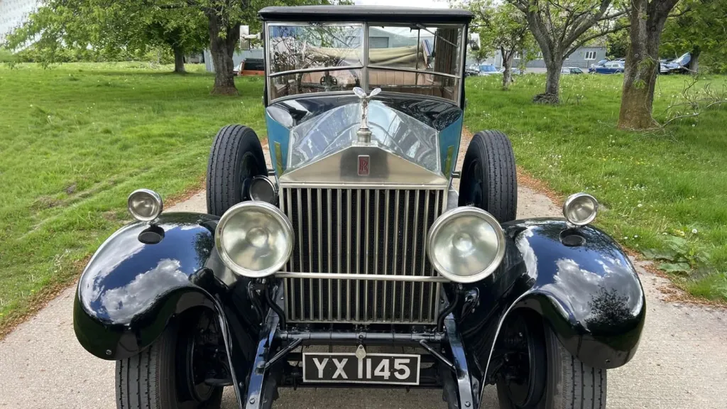 Full front view of Vintage Rolls-Royce phantom