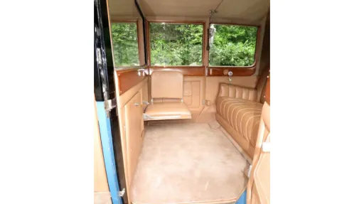 rear canbin entrance with one of the casual rear seat lowered