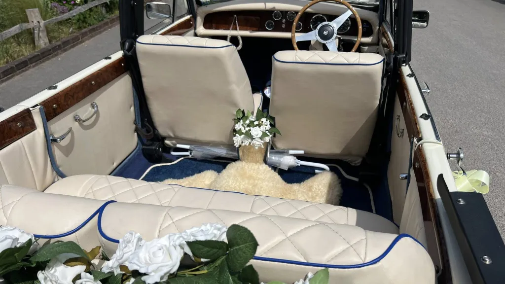 Aerial view of fully convertible 30s ctyle Beauford