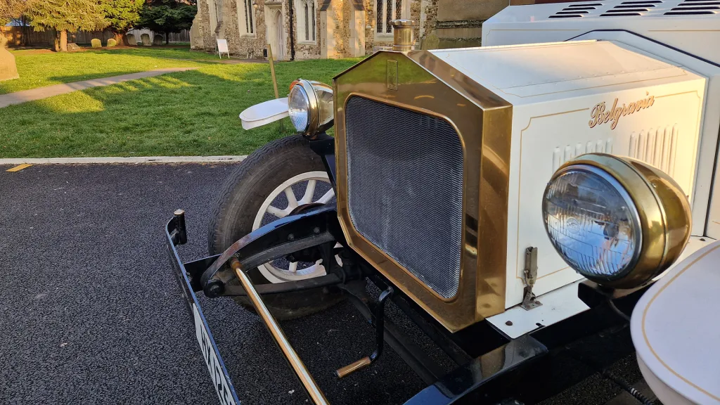 Such a beautiful vehicle- arrived promptly and delivered us all safely to our venues. Would definitely recommend