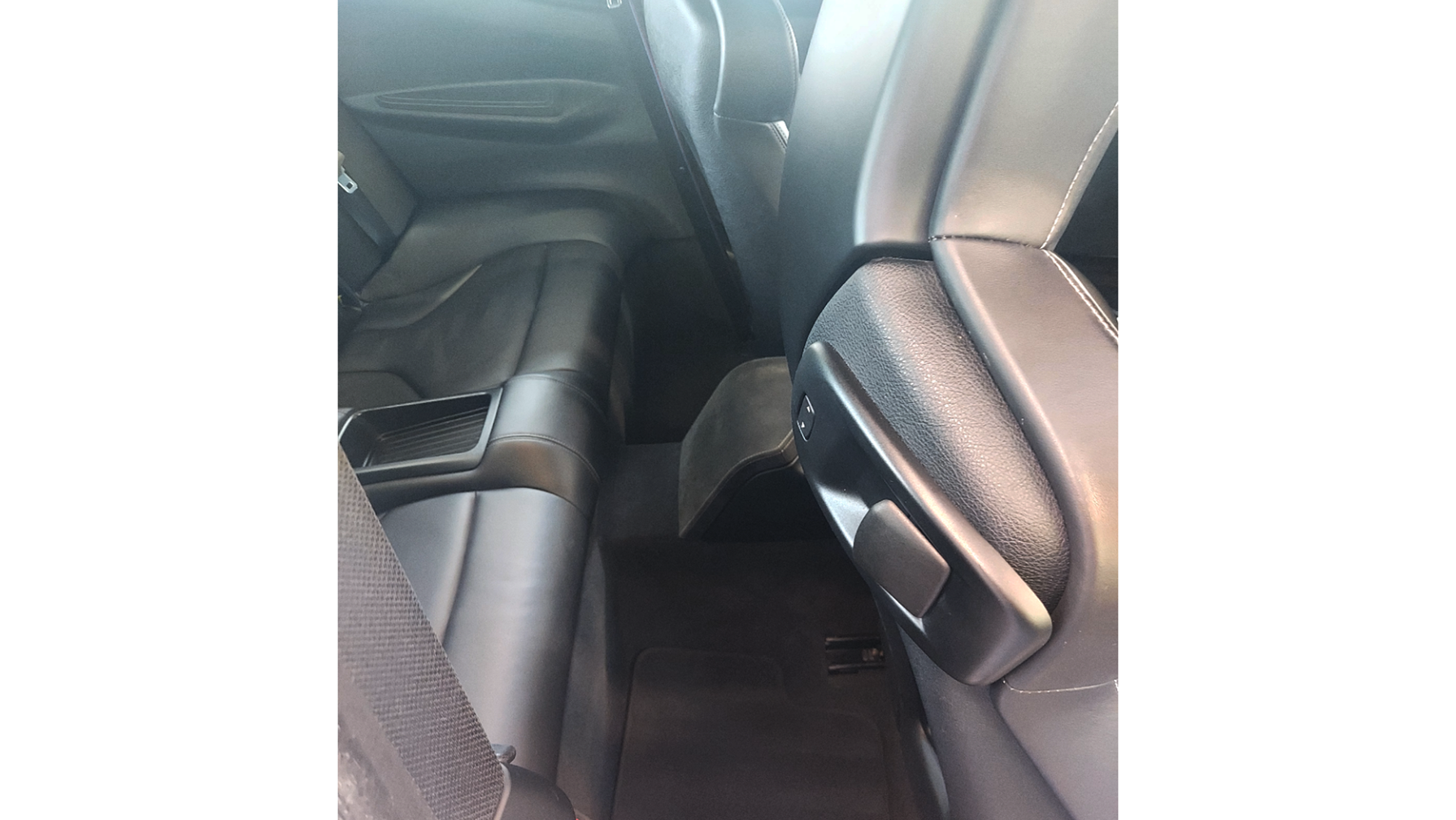 Black Leather rear seating interior in BMW M4 cs sport