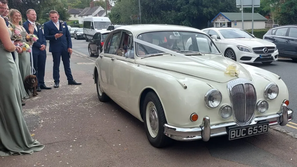 Excellent Service! Lovely chauffeur driver Daimler, and some fizz on our drive to our reception. Highly recommend!