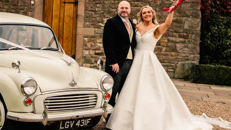 Punctual, professional and Jonathan was such a lovely driver! The car is brilliant and even if your dress is big, they can put forward the front seta to accommodate. Would 100% recommend!