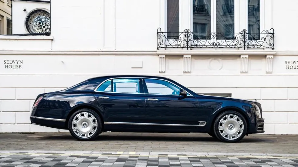 Right side view Bentley Mulsanne in Blue