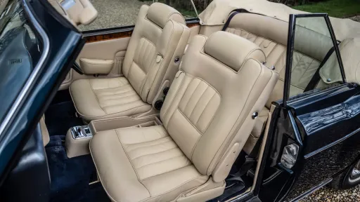 front passengers inteior cream leather seats