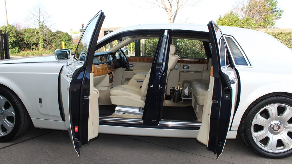 Everything ran to the agree times so no hiccups. The driver was great and the bride &amp; groom loved travelling in the car. Thanks to everyone for helping to make this happen.