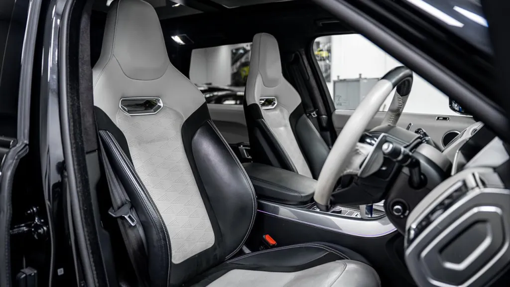 Front interior Range Rover Sport