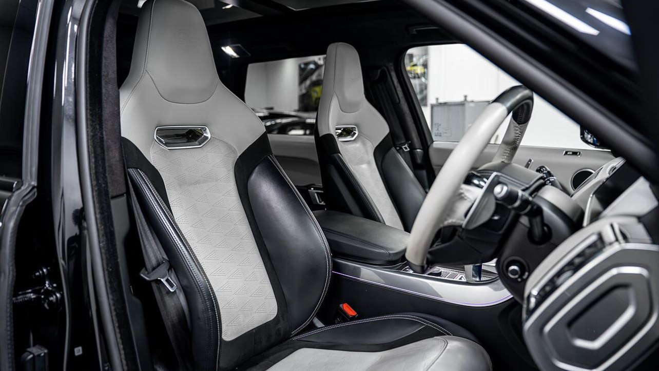 Front interior Range Rover Sport