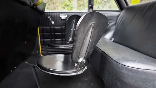 Taxi USA Checker Cab