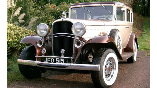 Oldsmobile V8 Sedan