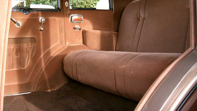 Oldsmobile V8 Sedan