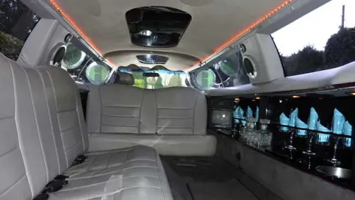 Lincoln USA 30ft Stretched Limousine