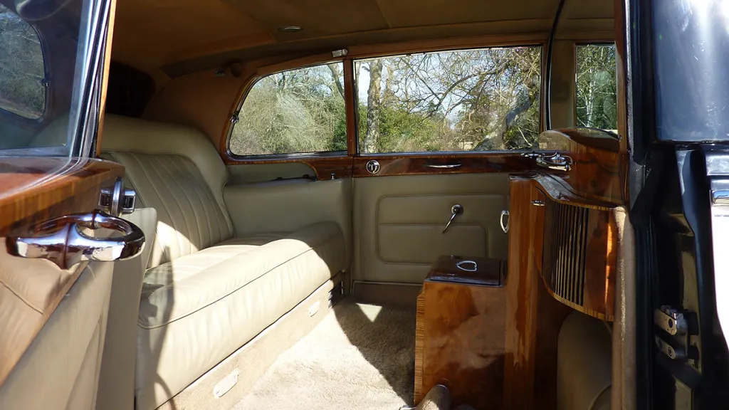 Rolls-Royce Phantom V Limousine