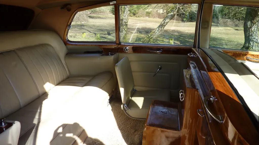 Rolls-Royce Phantom V Limousine