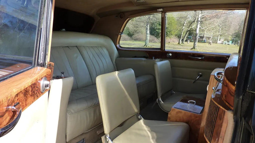 Rolls-Royce Phantom V Limousine