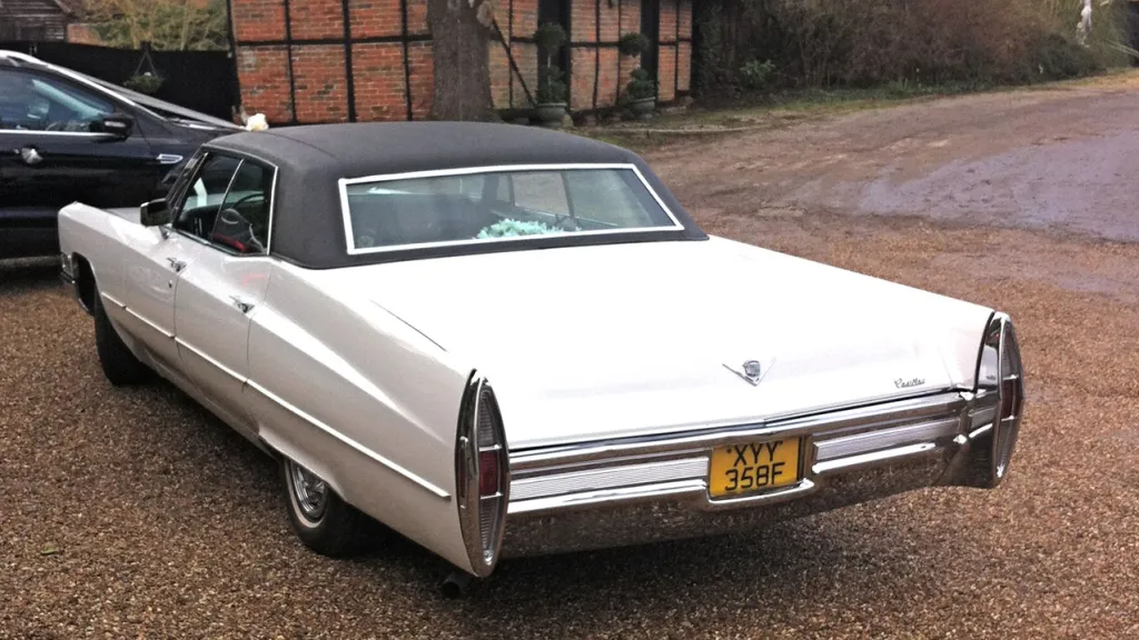 Cadillac Sedan De Ville
