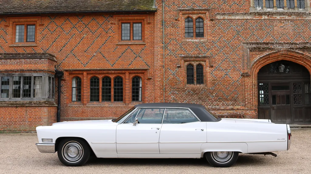 Cadillac Sedan De Ville
