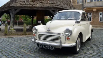 Morris Minor Saloon