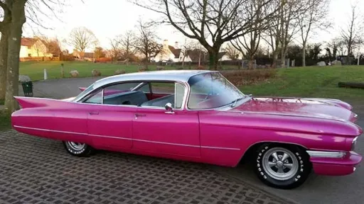 Cadillac Sedan de Ville
