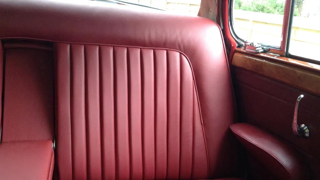 Daimler 250 V8