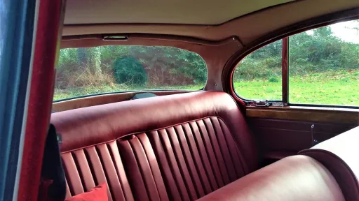 Daimler 250 V8