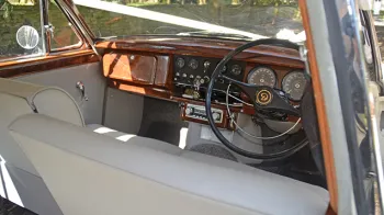 Daimler 250 V8
