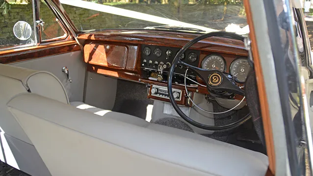 Daimler 250 V8