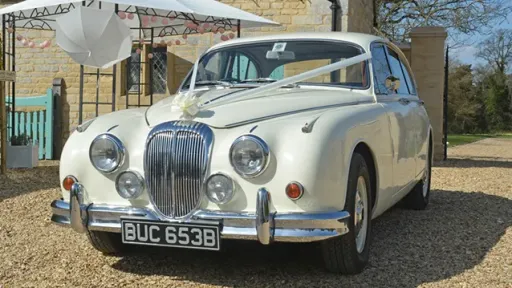 Daimler 250 V8