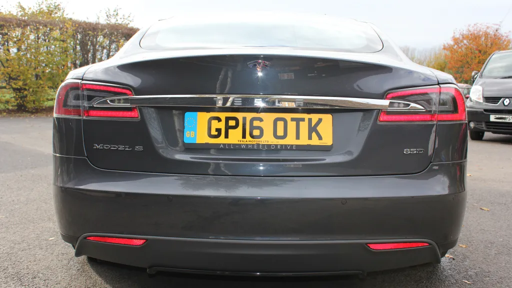 Tesla 'S' 85D