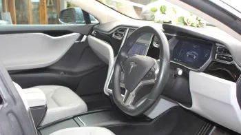 Tesla 'S' 85D