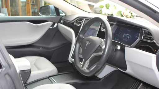 Tesla 'S' 85D