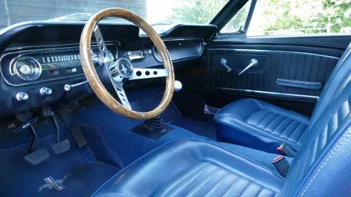 Ford Mustang Fastback V8