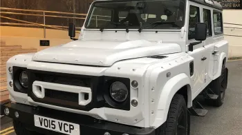 Land Rover Defender 110