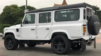 Land Rover Defender 110