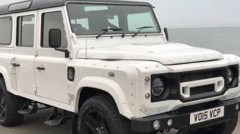 Land Rover Defender 110