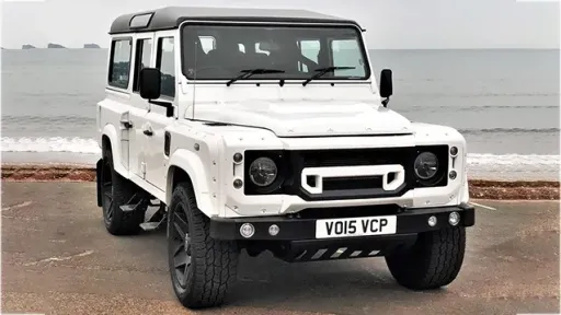 Land Rover Defender 110