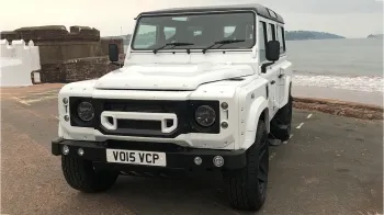 Land Rover Defender 110