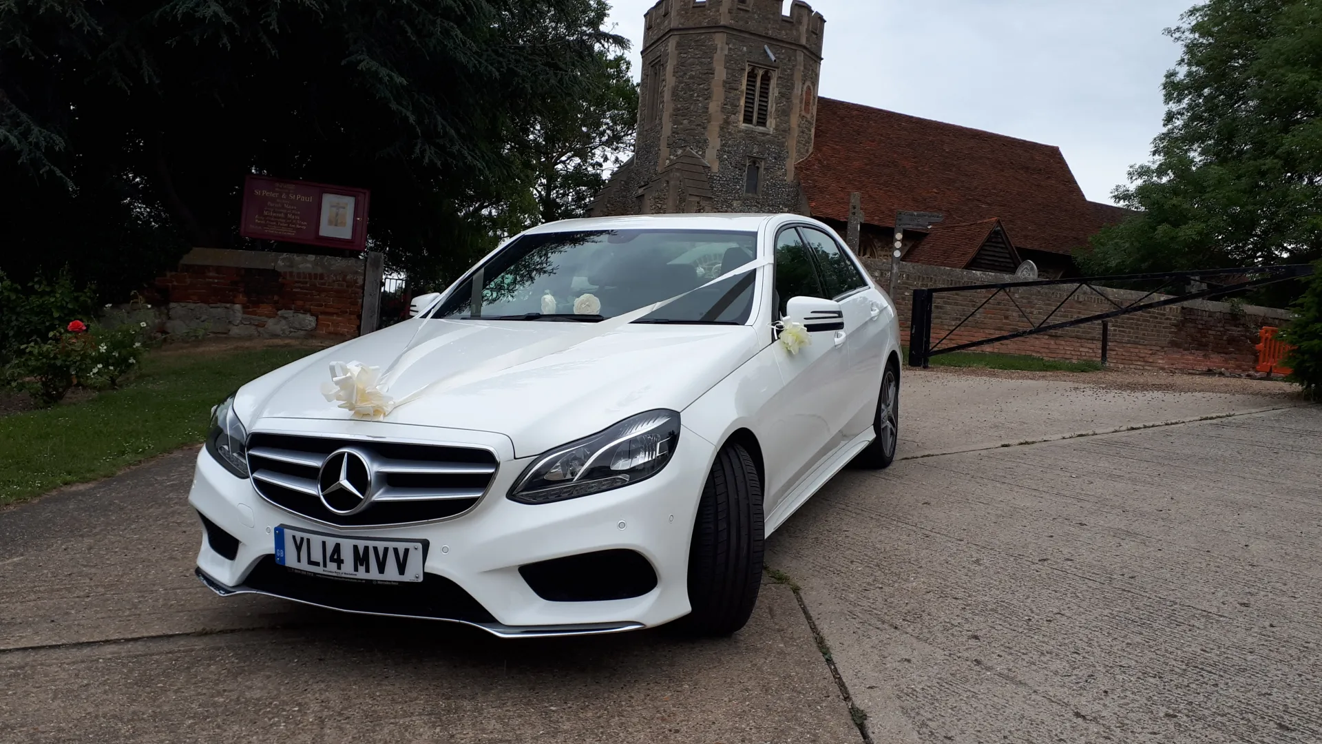 White Mercedes Wedding Car Hire Southend-on-Sea, Basildon, Essex