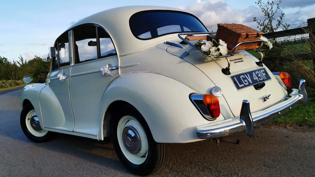 Morris Minor Saloon