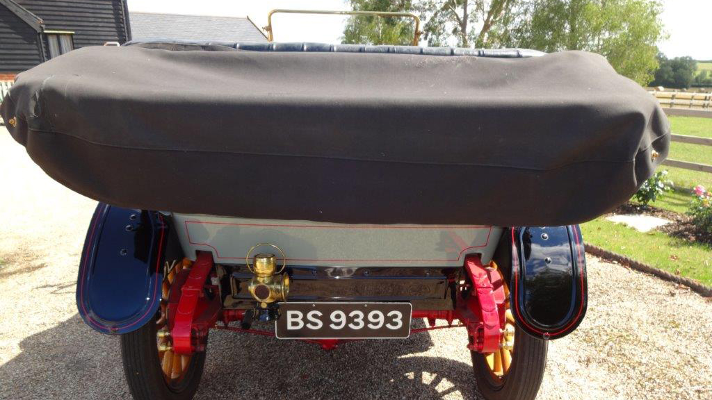 Oakland Model 40 Tourer rear view sowing the roof tucked away in its black cover