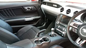 Ford Mustang V8 GT