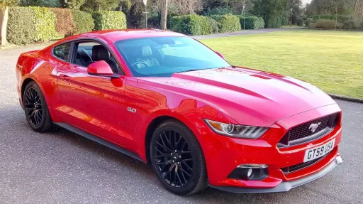 Ford Mustang V8 GT