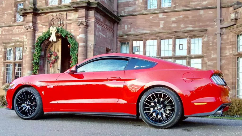 Ford Mustang V8 GT