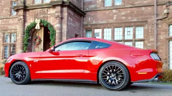 Ford Mustang V8 GT