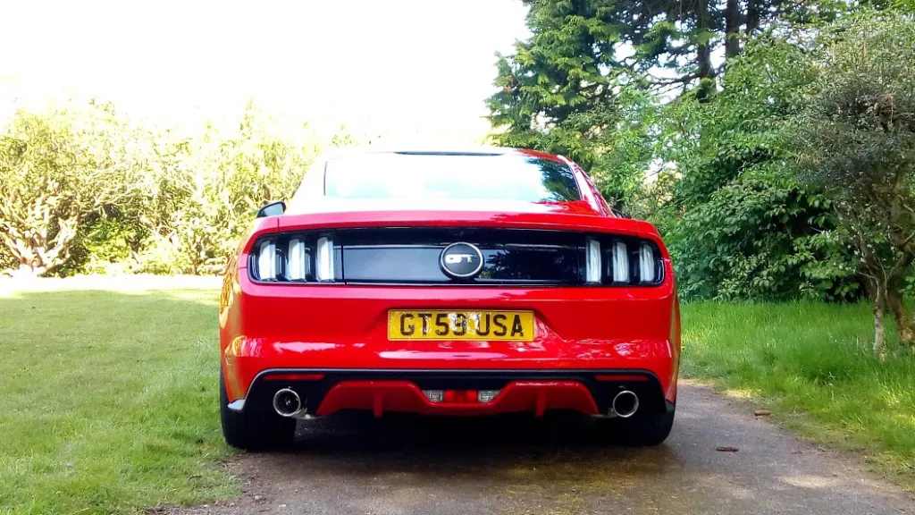 Ford Mustang V8 GT