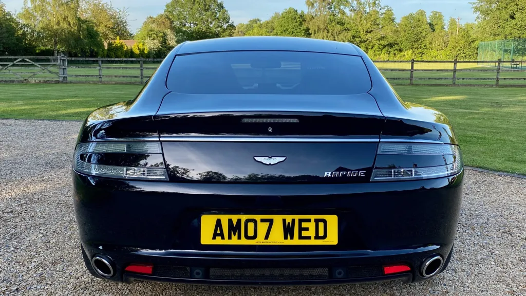 Aston Martin V12 Rapide