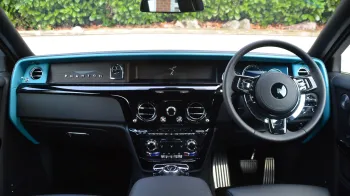 Rolls-Royce Phantom 8 fron interior in black with turquoise features